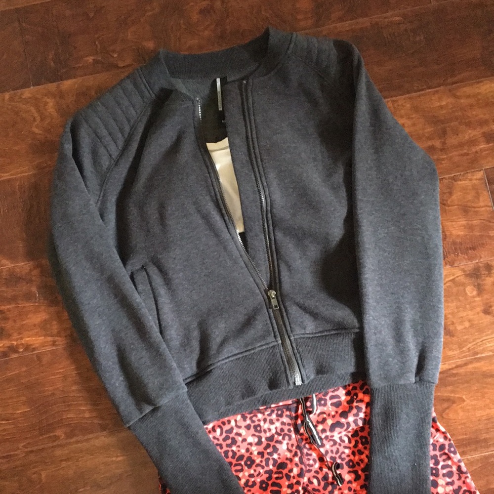 Cozy Bomber-Style Jacket with 📱 iPhone Pockets